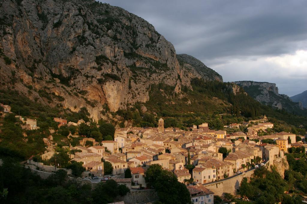 La Bonne Etoile - The Good Star Leilighet Moustiers-Sainte-Marie Rom bilde